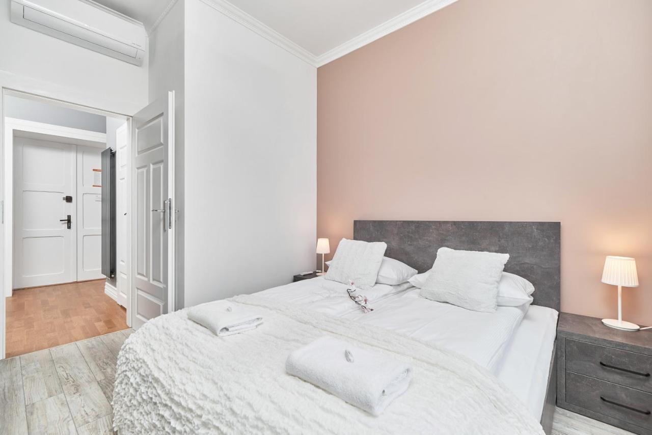 Bialoskornicza 250m To The Market Square By Renters Apartament